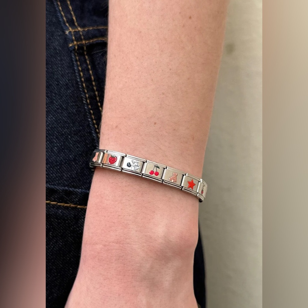 Brandy melville stainlessss steel braceletlet - Picture 3 of 3